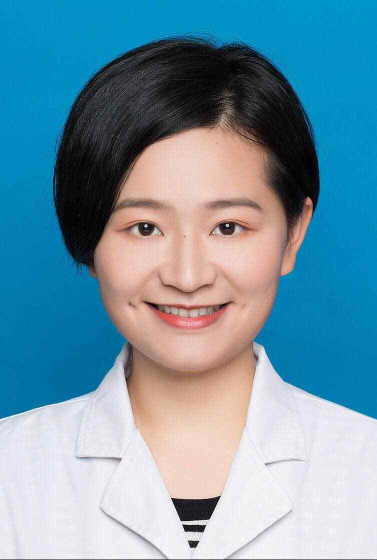 董溢雪